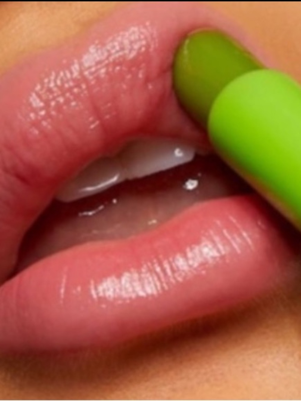 ⚡️💕Huda Beauty Matcha Glowish Super Jelly Lip Balm